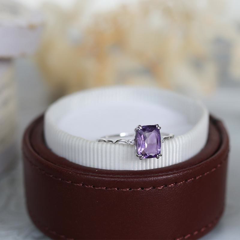 Anello Olivenorma con design a forma di cubo di zucchero in ametista e onda 