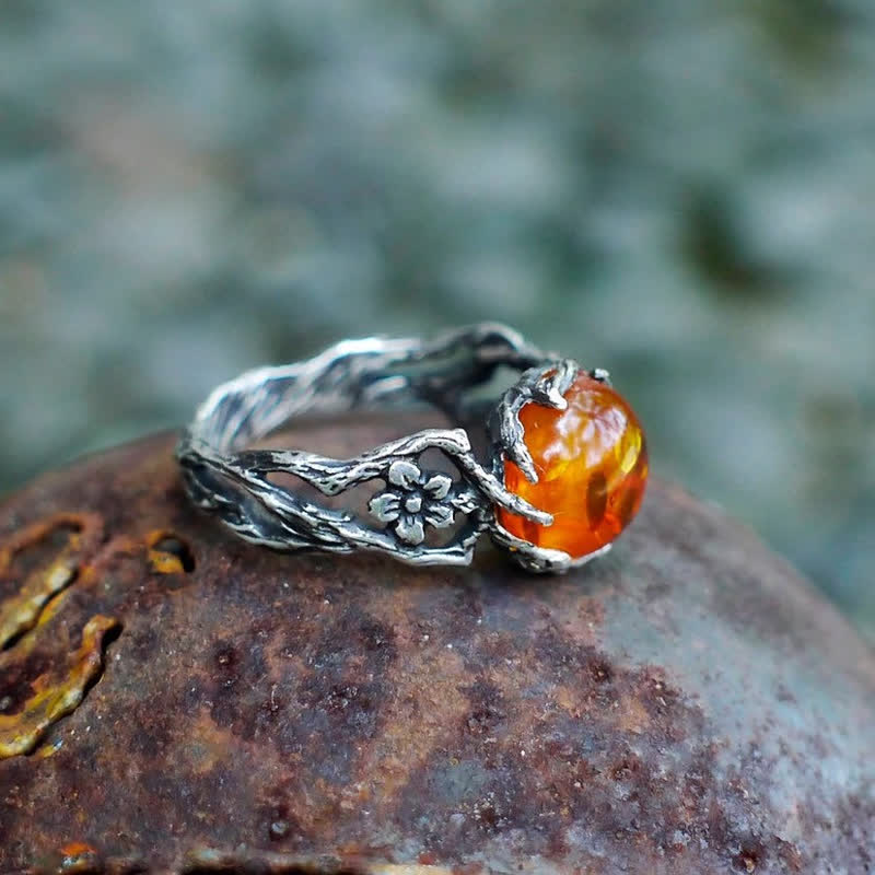 Anello antico con fiore d'ambra - image 4