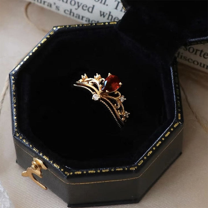 Olivenorma Red Garnet Crown Anello regolabile impilabile