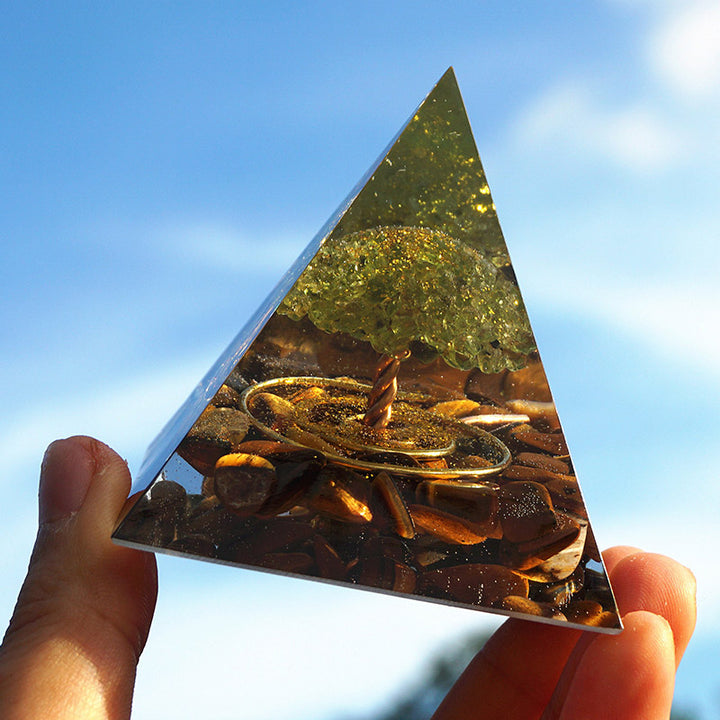 Olivenorma Peridot con occhio di tigre Albero della vita Piramide di orgone