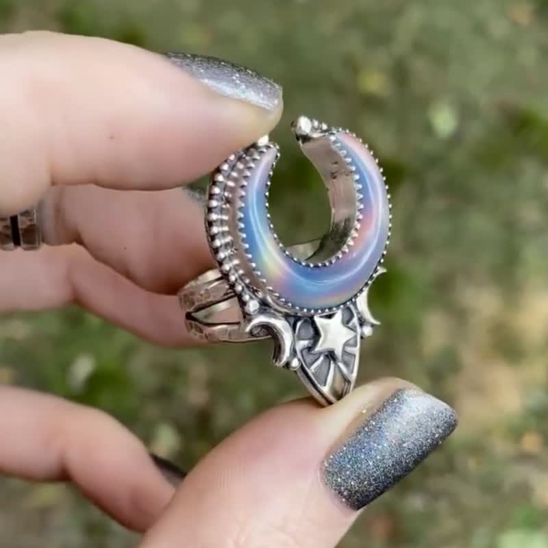 Collana vintage Olivenorma con goccia d'acqua e luna in pietra di luna