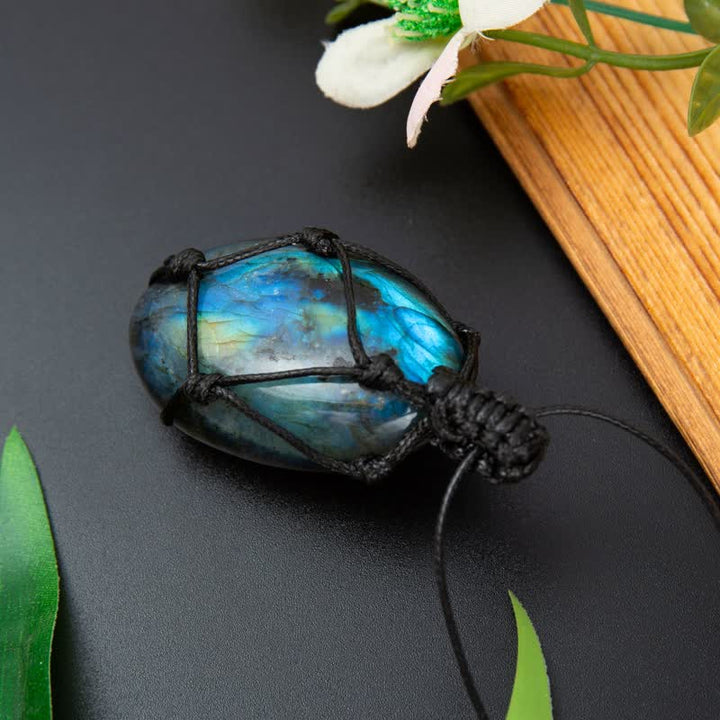 Collana in pietra di labradorite naturale con cuore di drago avvolto in Olivenorma