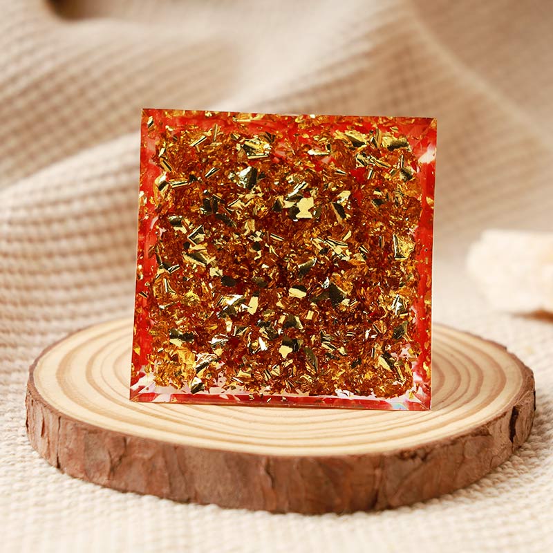 Olivenorma Clear Quartz con Hamsa di corallo rosso e piramide di orgone con occhio maligno 