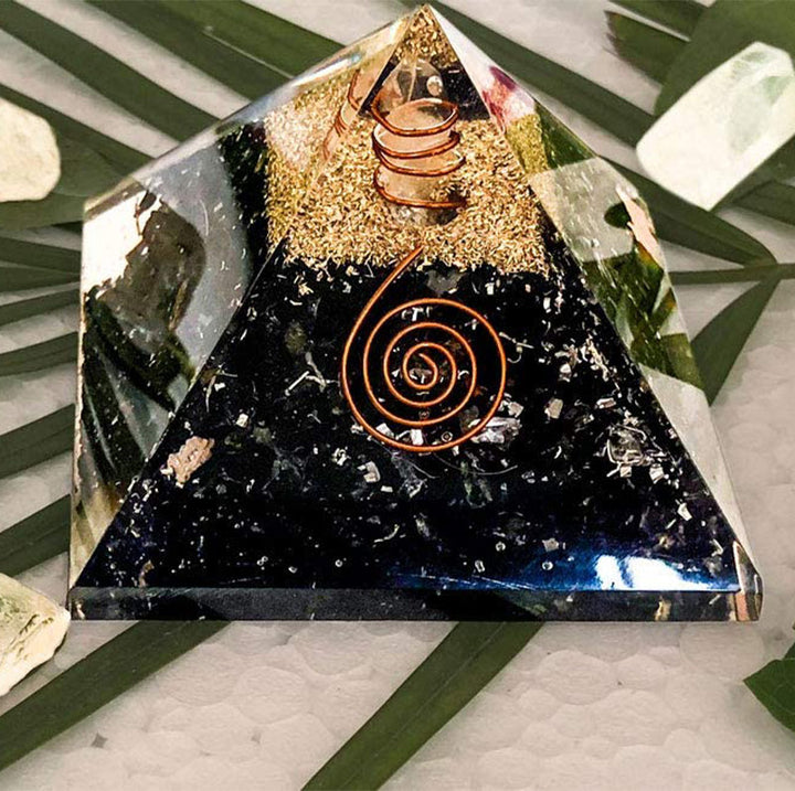 Olivenorma Tormalina nera con cristallo trasparente Piramide orgonica per l'equilibrio mentale 