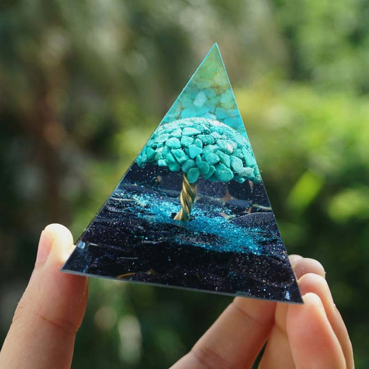 Piramide di orgone curativa in arenaria blu Olivenorma con turchese