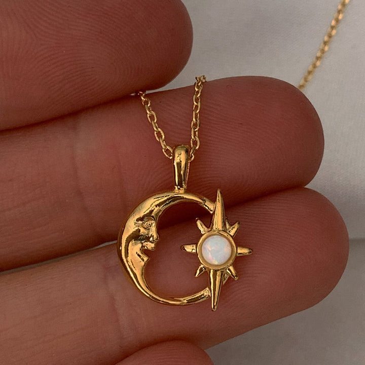 Collana con clavicola a forma di stella e luna in opale naturale Olivenorma