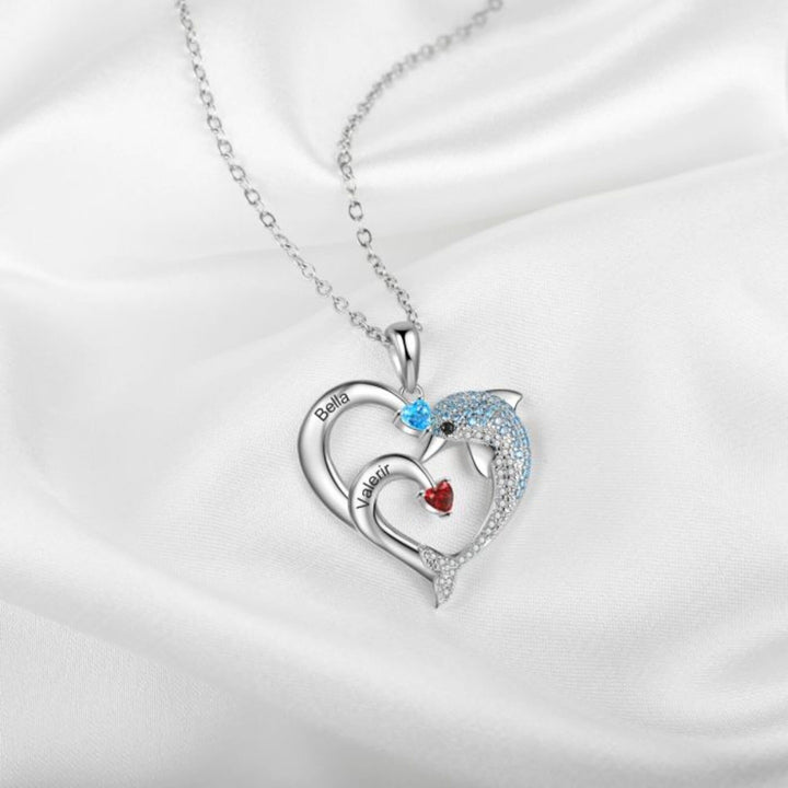 Collana con ciondolo in pietra incisa a forma di cuore di delfino Olivenorma