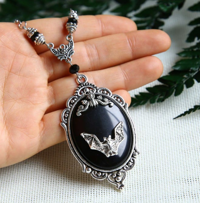 Collana in argento e ossidiana pipistrello Olivenorma