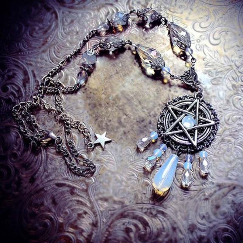 Collana con perline di cristallo a forma di stella opalina pentagramma gotico strega Olivenorma 