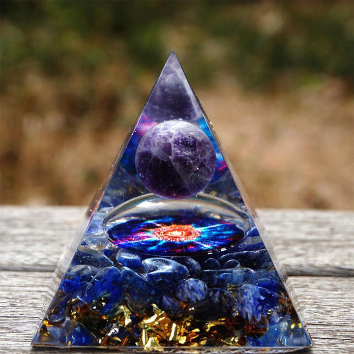 Sfera di cristallo di ametista Olivenorma e piramide di orgone di quarzo blu 