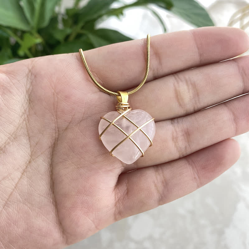 Collana con pietre preziose di cristallo naturale a forma di cuore Olivenorma