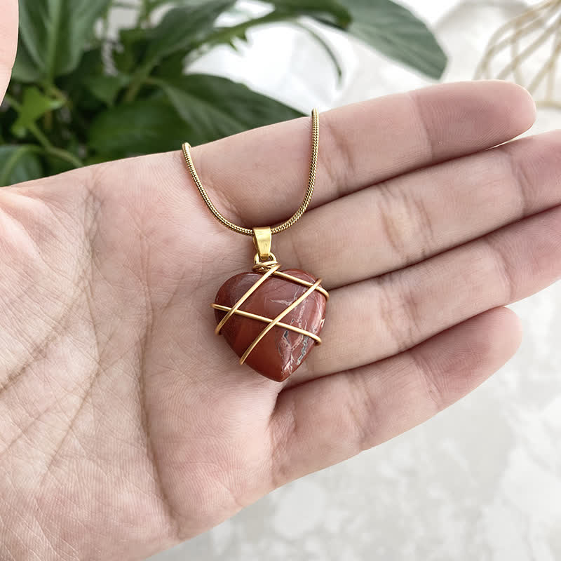 Collana con pietre preziose di cristallo naturale a forma di cuore Olivenorma