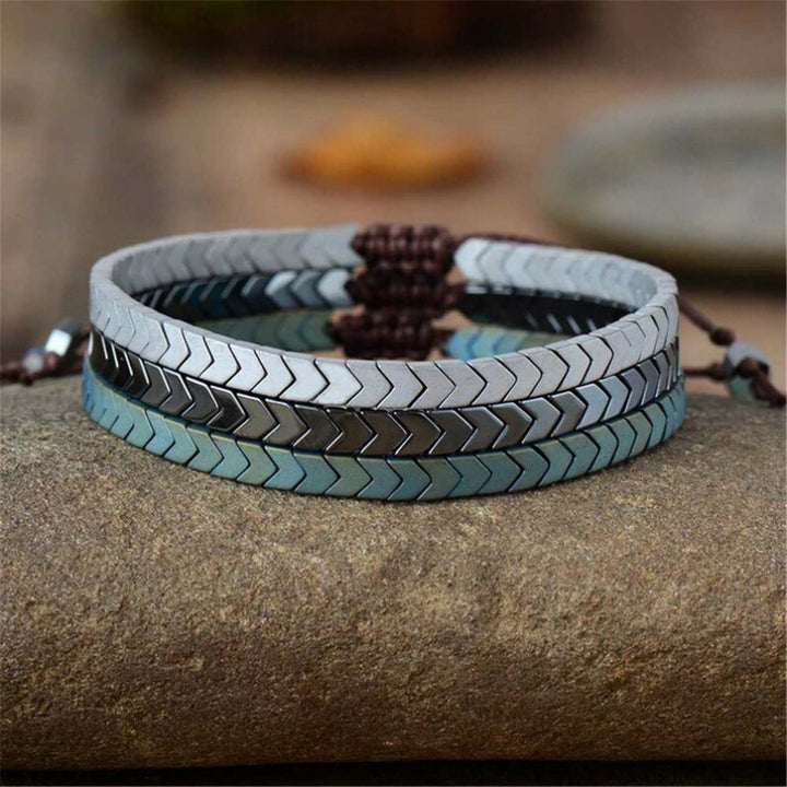 Bracciale regolabile Olivenorma con frecce in ematite opaca