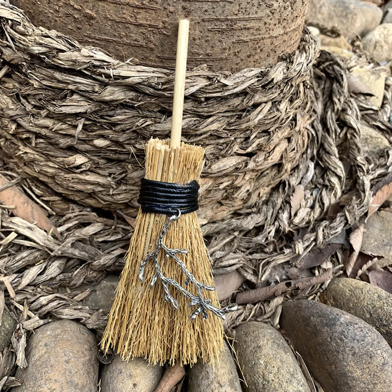 Olivenorma Mini scopa fatta a mano in cristallo ornamentale