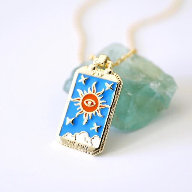 Collana con goccia di olio di elemento della carta dei tarocchi retrò Olivenorma