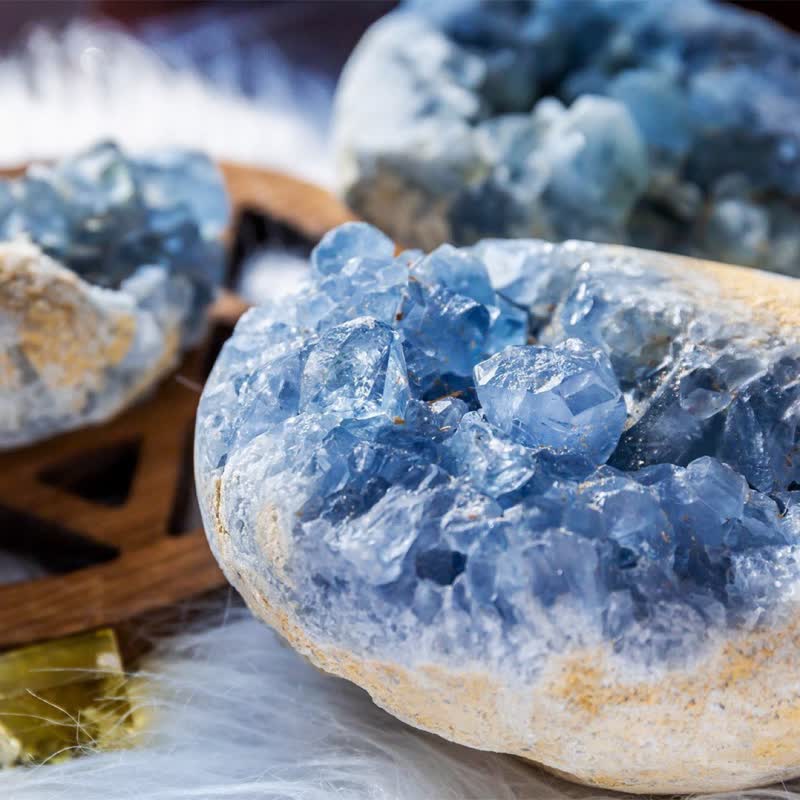 Decorazione in pietra preziosa di roccia geode di cianite naturale Olivenorma