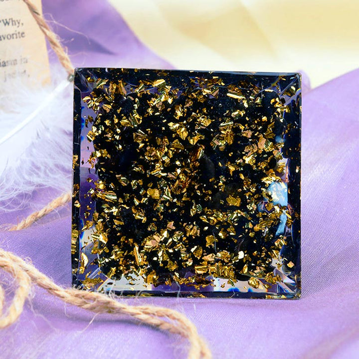 Sfera di ametista Olivenorma con piramide di orgone dello zodiaco Gemelli in ossidiana 