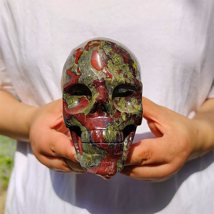 Olivenorma 10cm Decorazione in pietra preziosa con sangue di drago, teschio di cristallo 