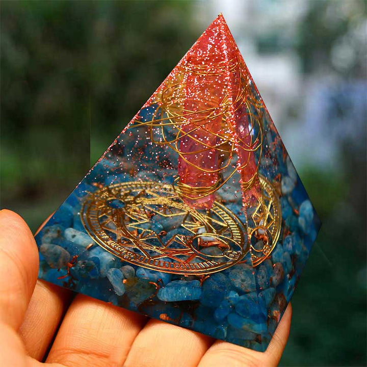 Piramide di Orgone in Quarzo Rosso Olivenorma con Lapislazzuli 