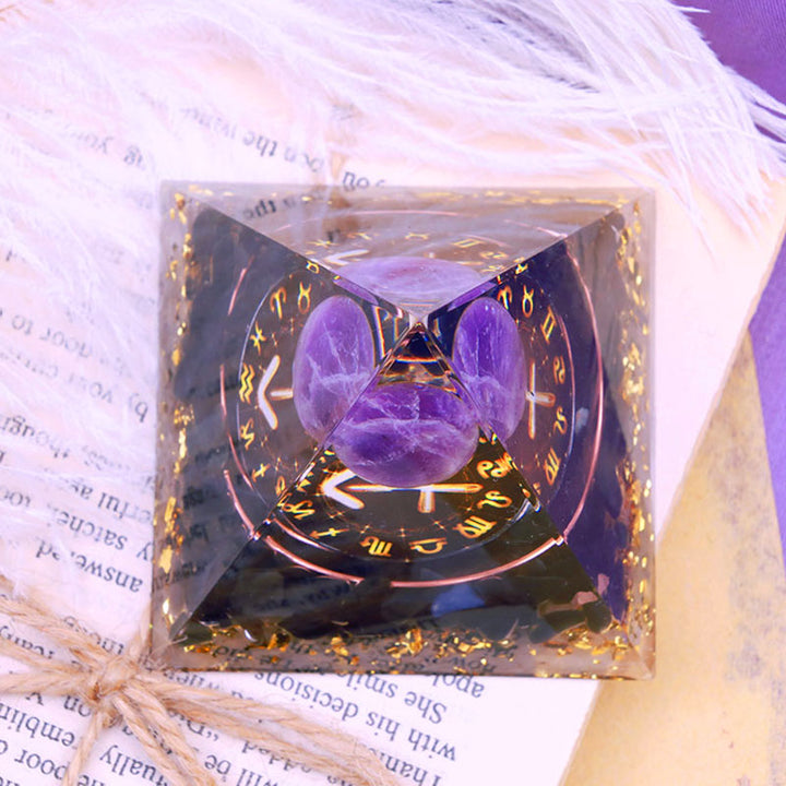 Sfera di ametista Olivenorma con piramide di orgone dello zodiaco Sagittario in ossidiana 