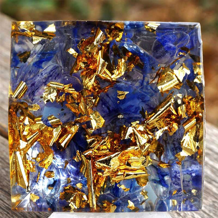 Sfera di cristallo di ametista Olivenorma e piramide di orgone di quarzo blu 