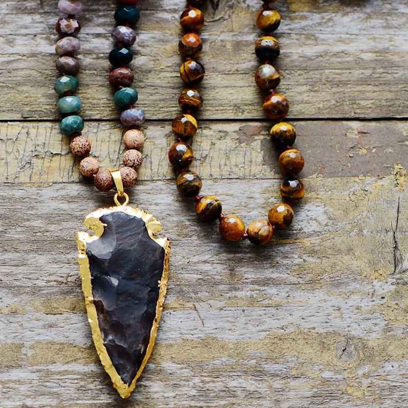 Collana Mala con ciondolo a punta di freccia in pietra di ossidiana con occhio di tigre Olivenorma 