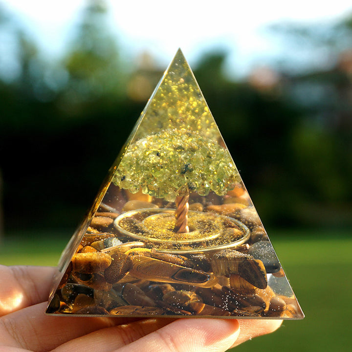 Olivenorma Peridot con occhio di tigre Albero della vita Piramide di orgone