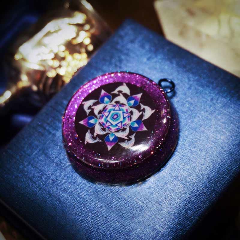 Collana in pietra grezza di cristallo naturale "Voce del delfino" Olivenorma 