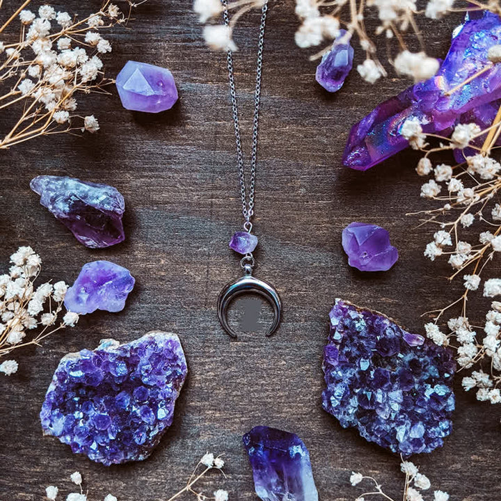 Olivenorma "LUNATHYST" - Collana con ciondolo a forma di luna stregata in ametista