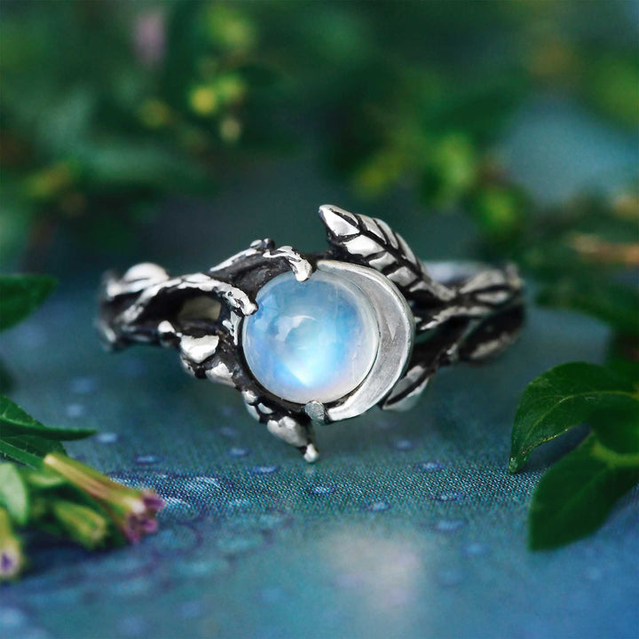 Anello con luce lunare in pietra di luna Olivenorma 