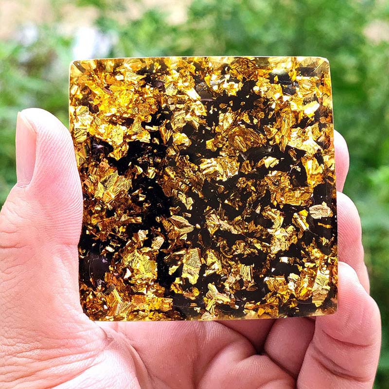Piramide di Orgone Olivenorma Tormalina Nera con Lepidolite 