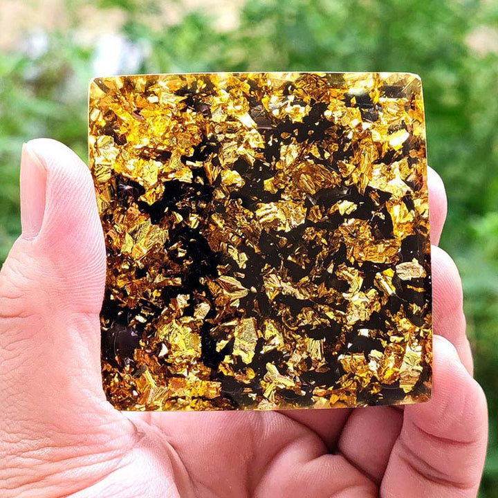 Piramide di Orgone Olivenorma Tormalina Nera con Lepidolite 