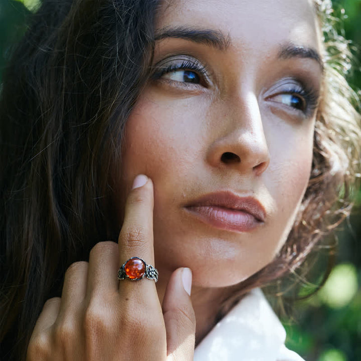 Anello antico con fiore d'ambra - image 2