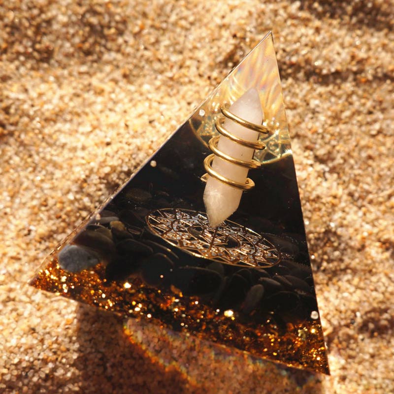 Olivenorma Cristallo trasparente Ossidiana Dio della luce Piramide di orgone