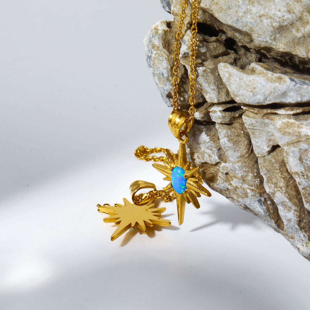 Collana in oro 18K con stella chiara in opale naturale Olivenorma