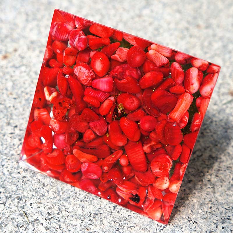 Olivenorma Peridot con corallo rosso Albero della vita Piramide di orgone
