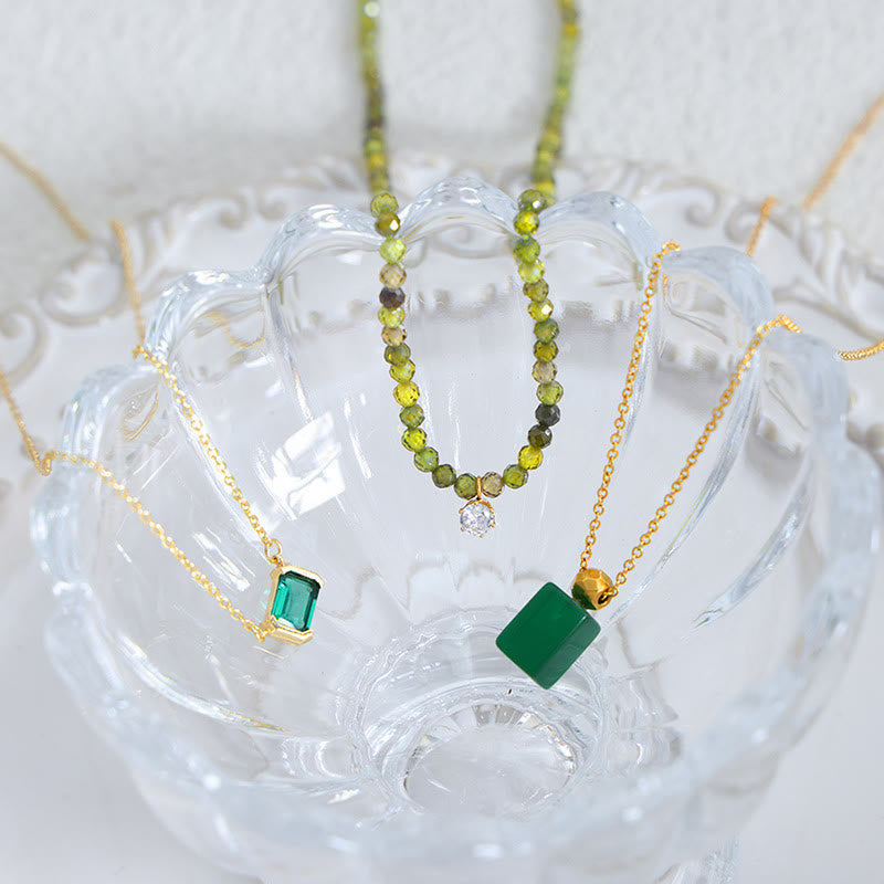 Collana con ciondolo di perline in avventurina verde smeraldo e peridoto Olivenorma 