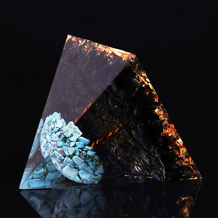 Piramide di ossidiana Olivenorma con orgone portafortuna turchese 