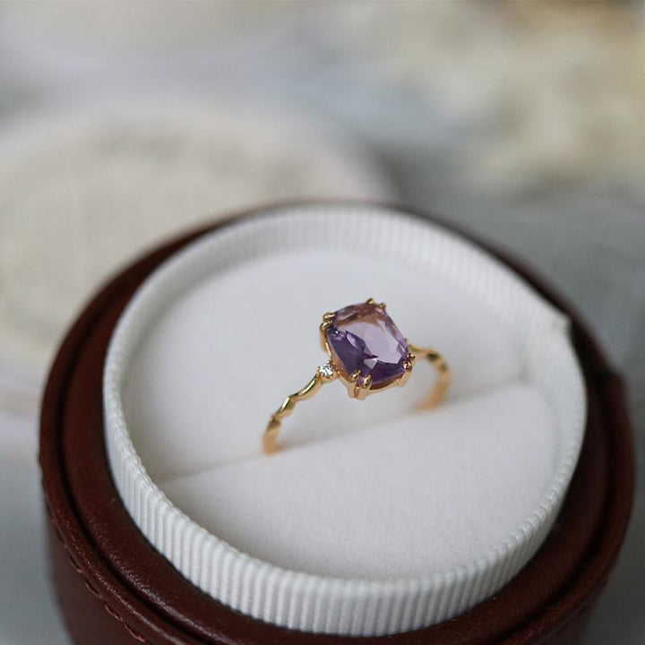 Anello Olivenorma con design a forma di cubo di zucchero in ametista e onda 