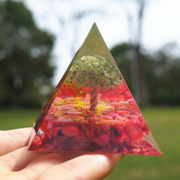 Olivenorma Peridot con corallo rosso Albero della vita Piramide di orgone