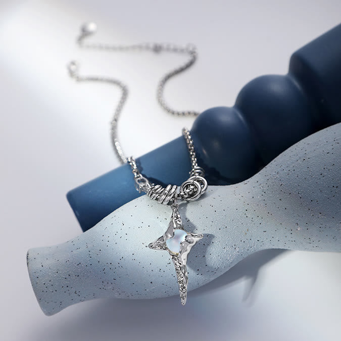Collana in lega con ciondolo a forma di stella plissettata in pietra di luna Olivenorma