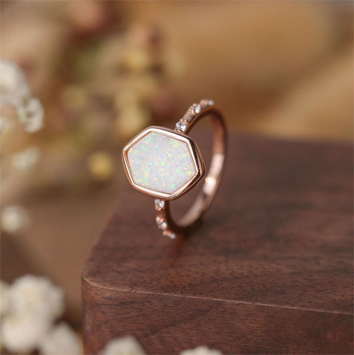 Anello Olivenorma Hexagon Opal Zircone grezzo