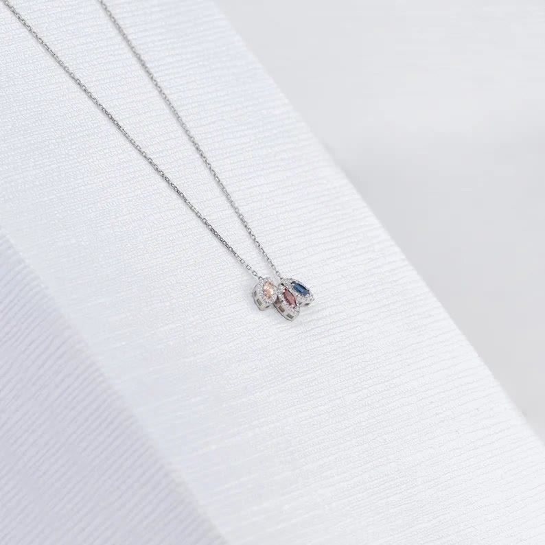 Olivenorma Lacrime di gioia 1-8 Collana con pietra portafortuna a goccia