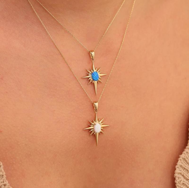 Collana in oro 18K con stella chiara in opale naturale Olivenorma