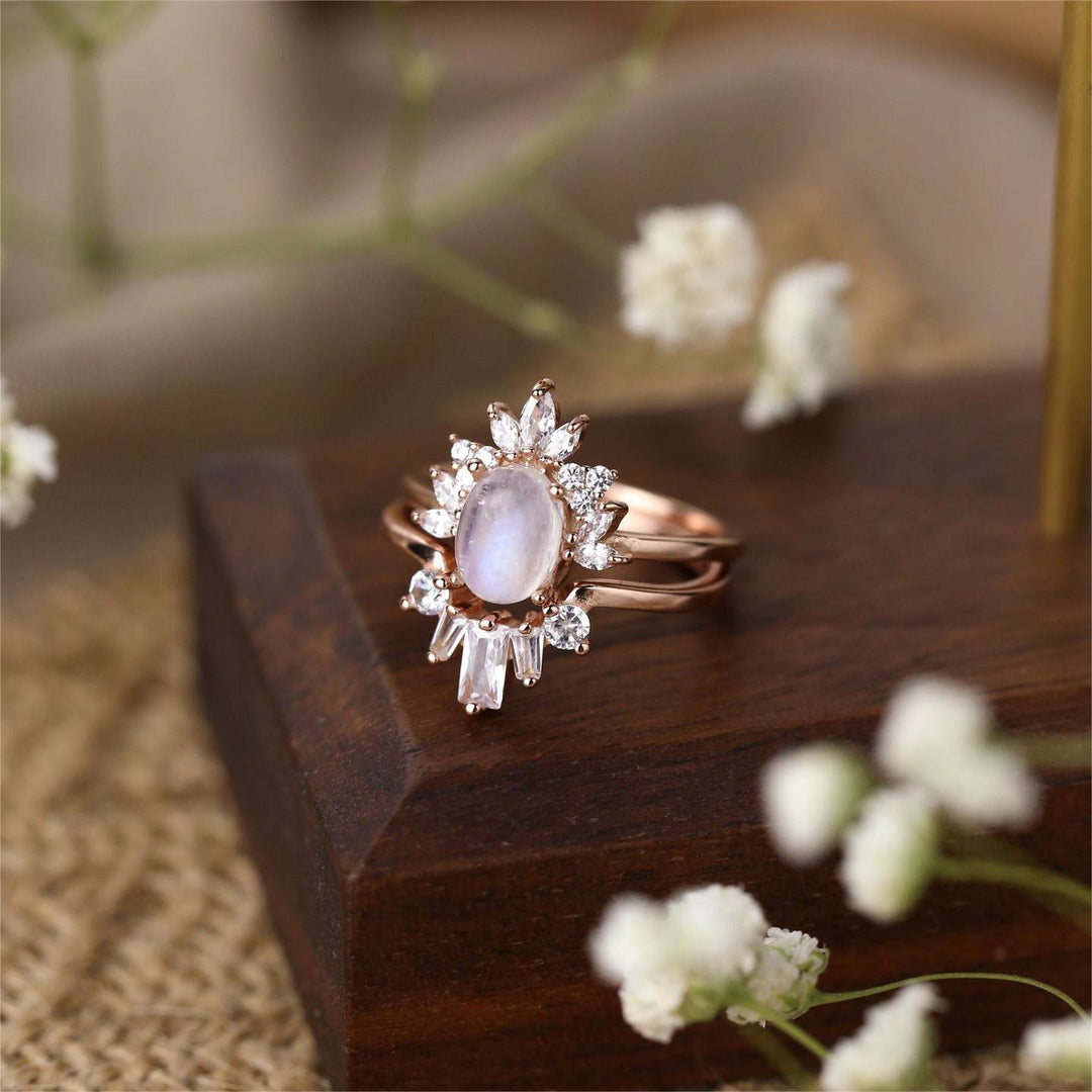 Olivenorma Moonstone White Zircon Oval Design Anello da 2 Pezzi