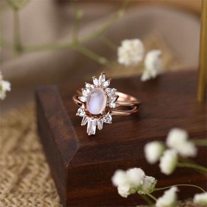 Olivenorma Moonstone White Zircon Oval Design Anello da 2 Pezzi