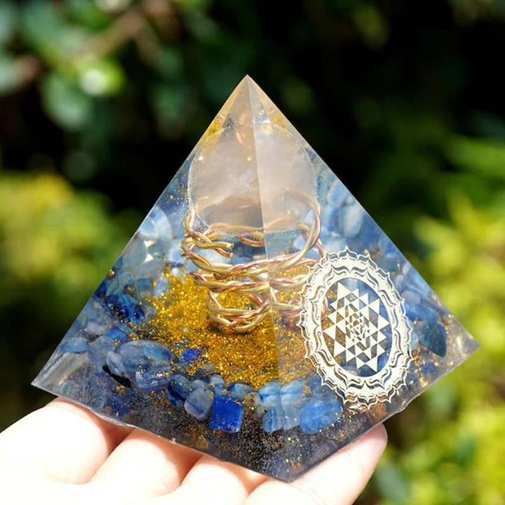 Piramide di orgone in quarzo rosa e cianite Olivenorma