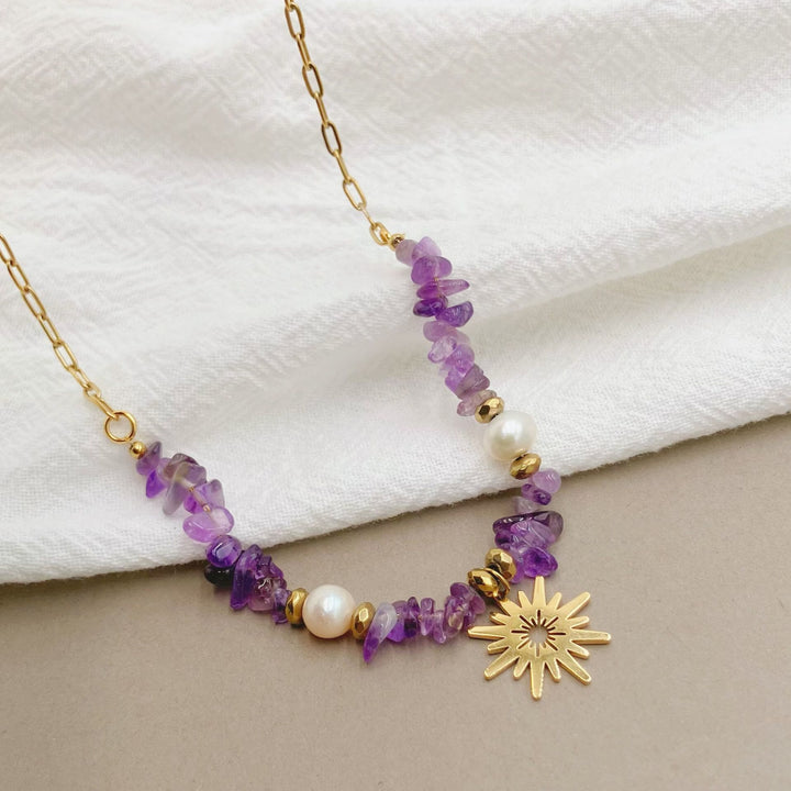 Collana con ciondolo a forma di stella a 16 punte con perle di ametista irregolari Olivenorma