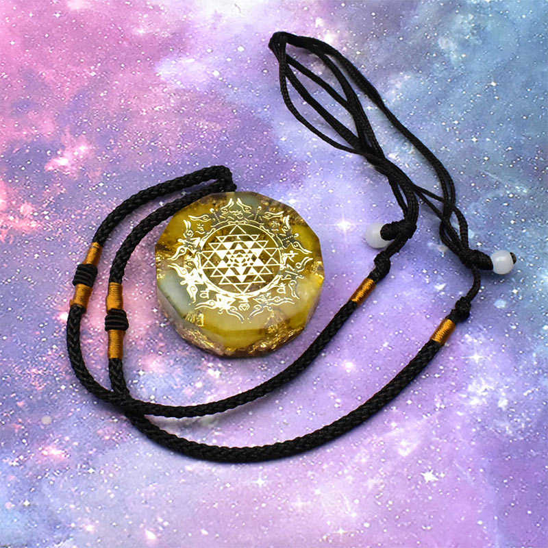 Collana con simbolo del cubo di Metatron in avventurina verde e cristallo trasparente Olivenorma 