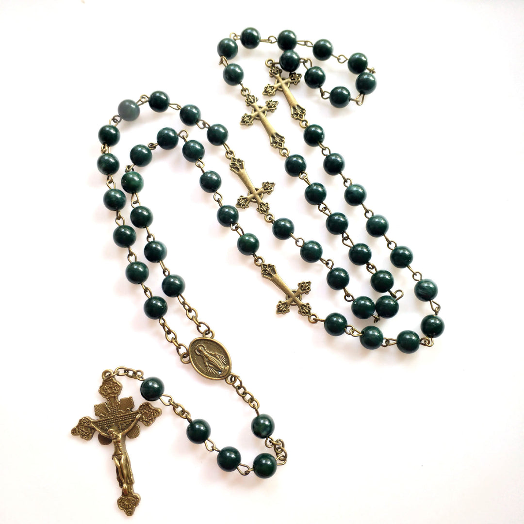 Collana con ciondolo a croce in rame e malachite Olivenorma 